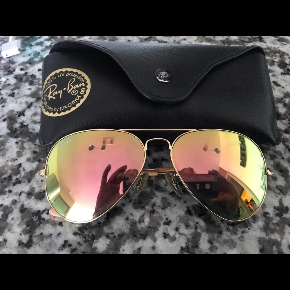 Ray-ban pink mirror aviators! 😎💕
